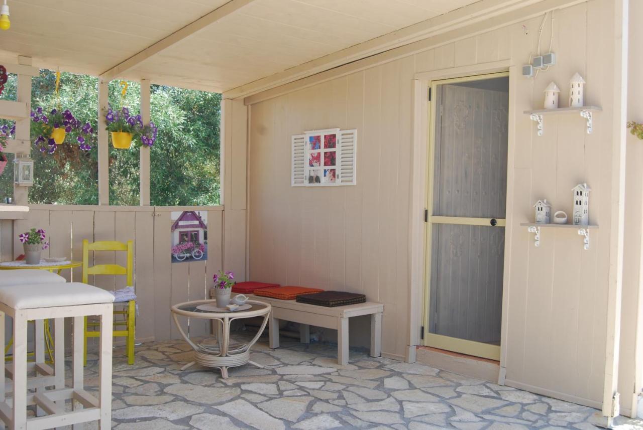 Luxury Traditional Room The Small Bookstore Kastro-Kyllini Exterior foto